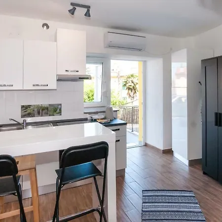 Patricija Apartment *